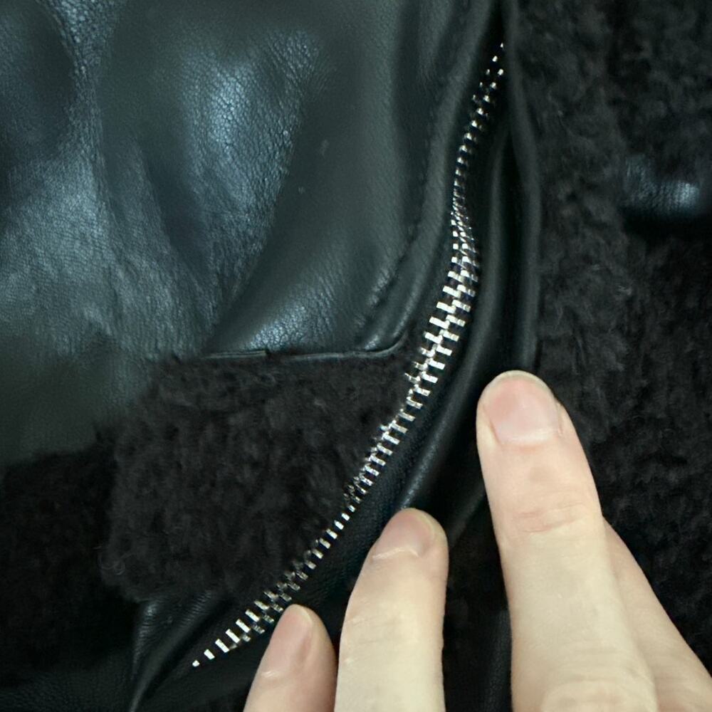 Maniere De Voir Jacket Faux Leather Plush Trim Detachable Sleeves Size US4 Black - Picture 3 of 8